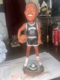Spurs Legend George Gervin