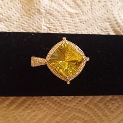 18 K White Gold Diamond Halo Lemon Quartz