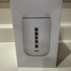 Ubiquiti Networks Dream Machine 4x4 MU-MIMO AC1733 Wave-2 Dual-Band Gigabit Access Point