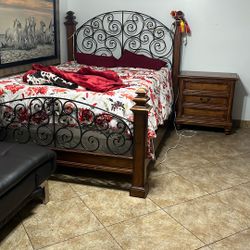 Queen Bedroom Set 