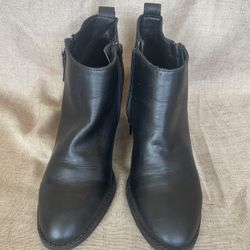Universal Thread Booties