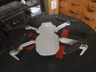 DJI Mini 2 Drone + Hard Carrying Case – Excellent Condition (Barely Used)