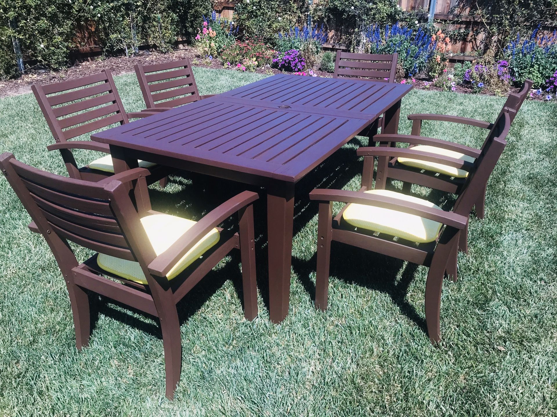 Pottery barn Chesapeake wood extending outdoor dining table arm chair