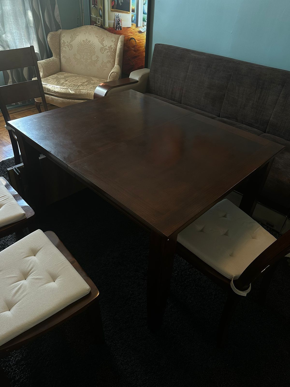 Wood extended table with 4 chairs