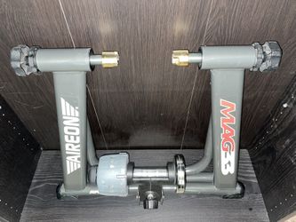Aireon Mag33 Bike Trainer