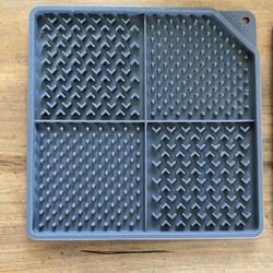 Set Of 2 Slow Feed Mats For Dogs $5 For Both