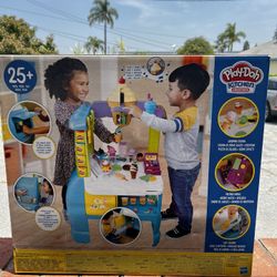 Play-Doh Kitchen Creations Ultimate Ice Cream Toy Truck Playset