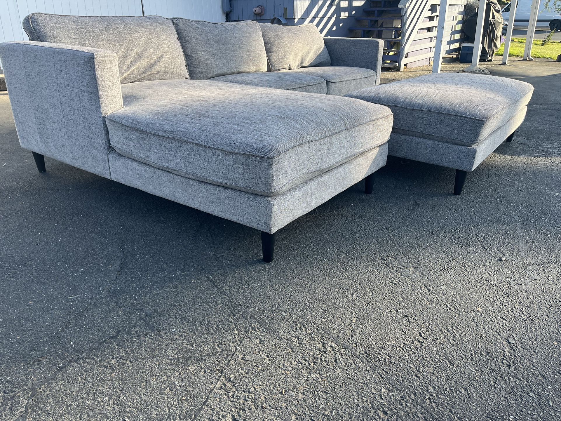 Sectional Couch With Ottoman