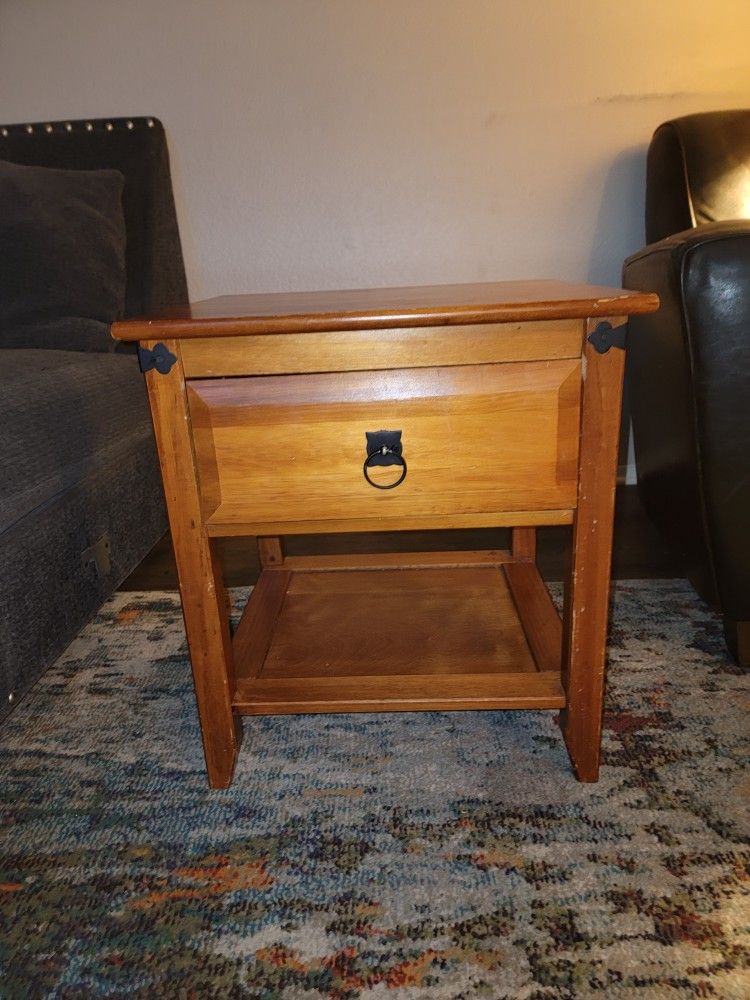 2 End Tables
