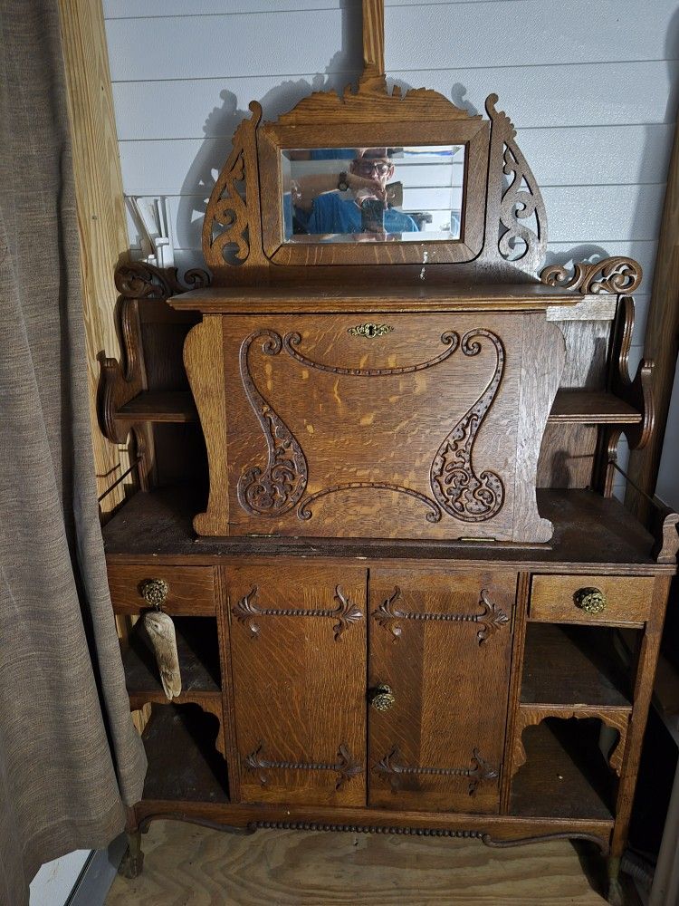 1890s era solid oak side board or buffet. ANTIQUE