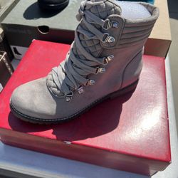 Women’s Shoes Size 7