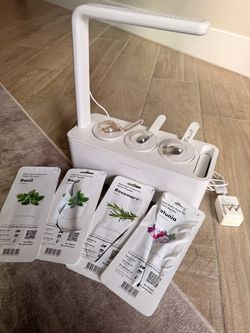Click & Grow Smart Garden 3 – Indoor Herb Garden with LED Grow Light – Works Great