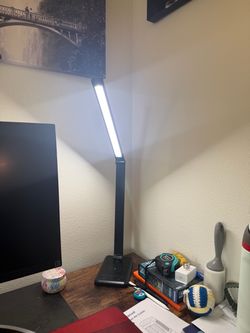 Desk lamp with Wireless charging
