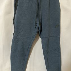Nike Tech Joggers – Men’s – Heather Blue