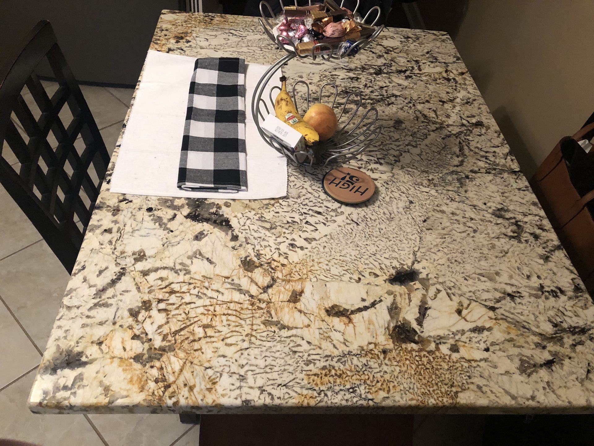 Gorgeous Exotic granite countertop - cream Bordeaux 34x46