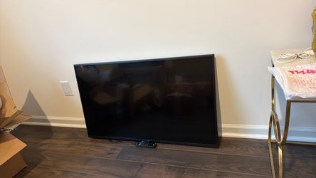 Insignia TV almost new