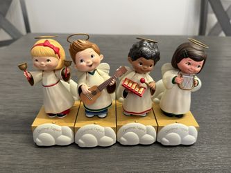 Hallmark Christmas Pageant Singing Angels Set (LIKE NEW)