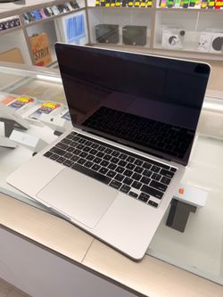 MacBook Pro 2020 i5 16ram 512gb
