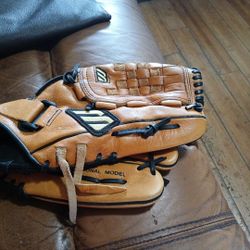 Mizuno Franchise Series Baseball/Softball Glove 12.5" RHT