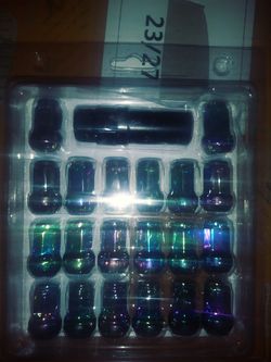 Locking lug nuts with key new