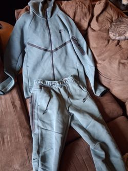 Nike Tech full suit new with tags