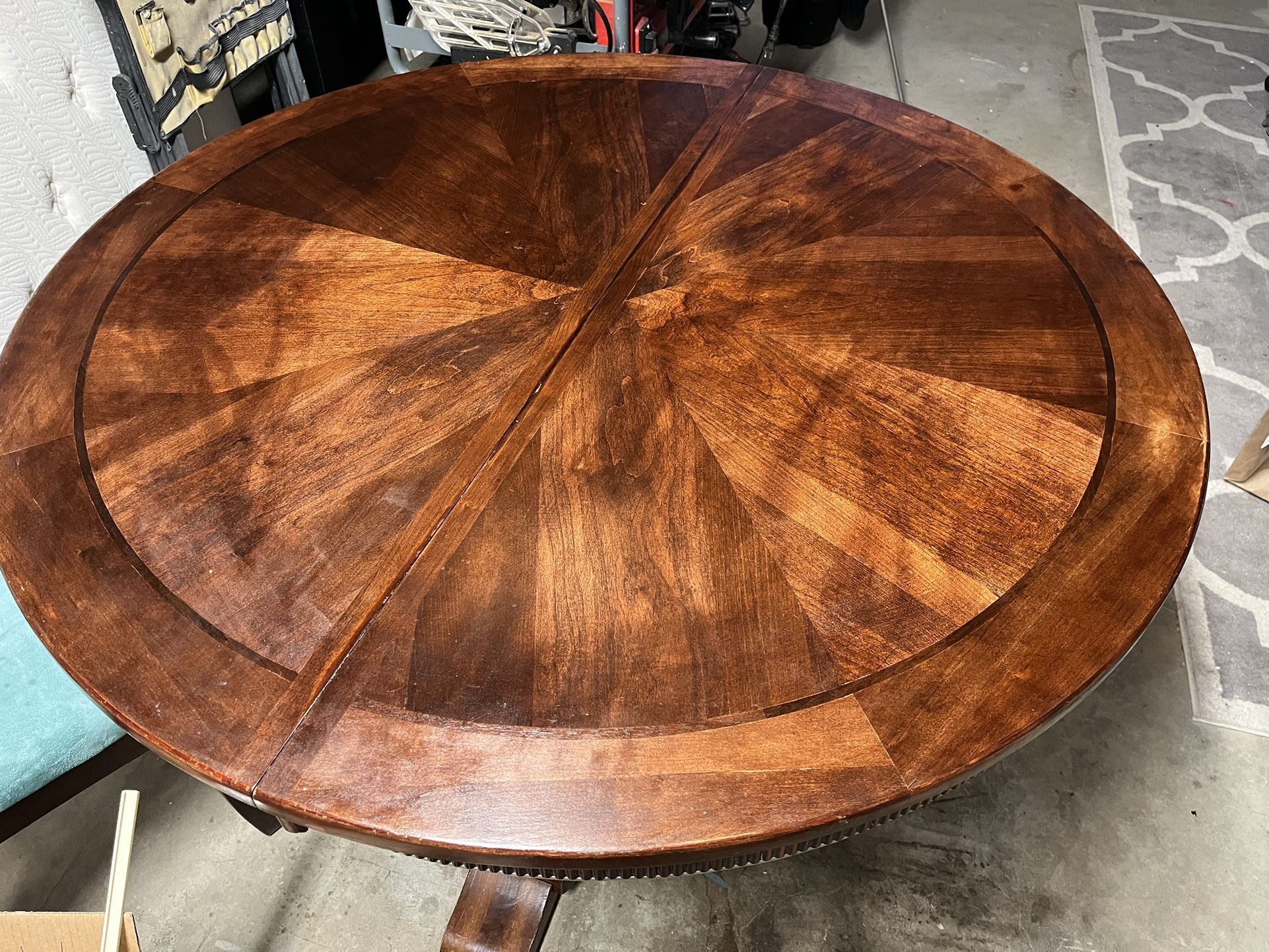 Round Dining table