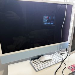 Apple iMac 24-inch (2021) with Apple M1 chip.