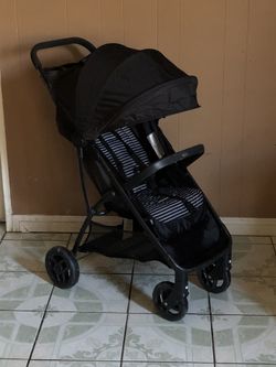 LIKE NEW GRACO CLICK CONNECT STROLLER!!!