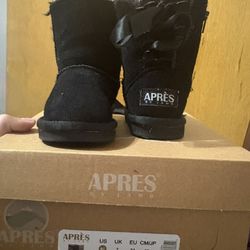 Toddler Black Apres Boots Size 8C
