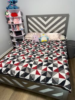 Queen bed/ Cama queen