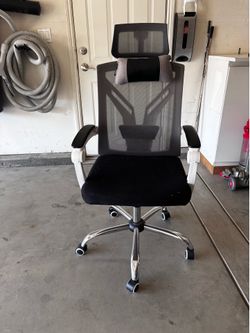 Desk chair