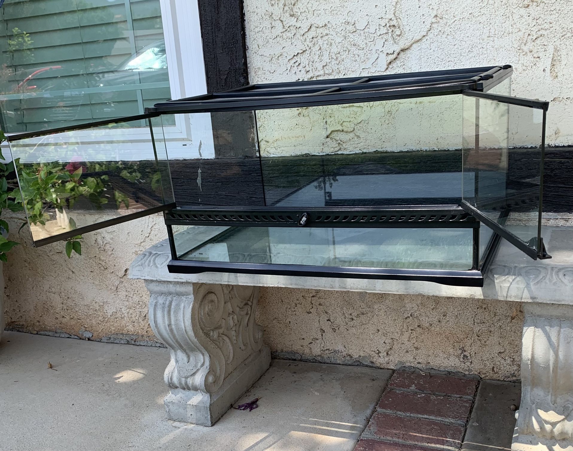 Exo Terra Medium Low Terrarium Tank 24x18x12