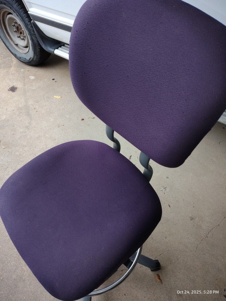 Rolling Ergonomic Drafting Stool