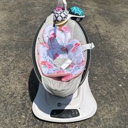 4 Moms Swing 