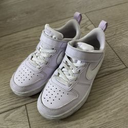 Girls Purple Nikes