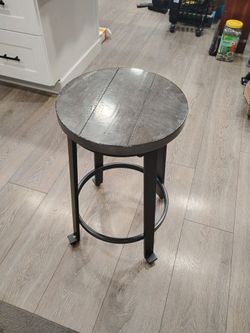 Bar stool