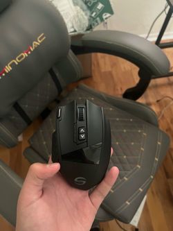 Gaming mouse with pin pad
