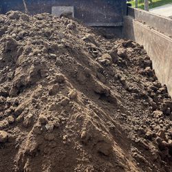 Tierra completamente GRATIS y el envío también es GRATIS ideal para rellenar albercas, compactar tu jardín etc, mándame un msj con tu ubicación para s