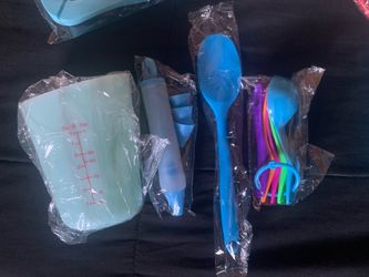 Cake pop/ baking utensils