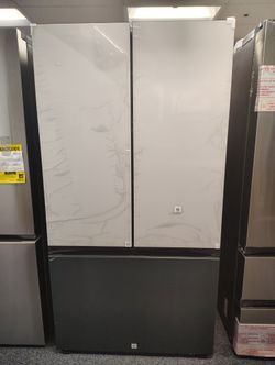 Samsung Bespoke 30 cu. ft 3-Door French Door Refrigerator RF30BB6200QL white and green