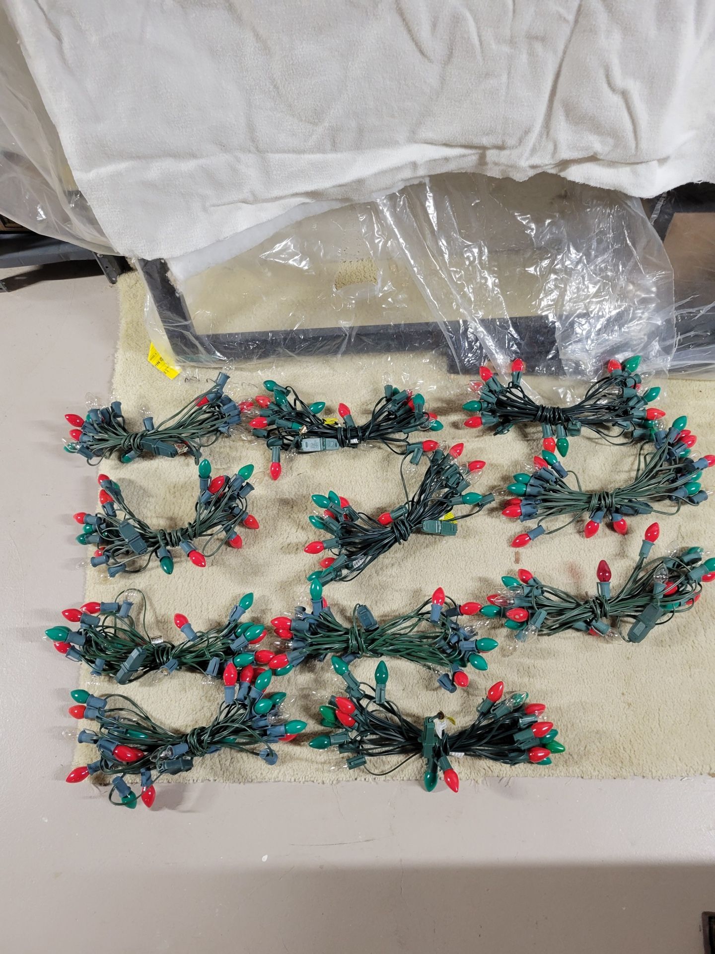 (11) 24 Ft. Strands of Christmas Tree Outdoor Lights, Multicolored + Extra Bulbs, All Work Fine