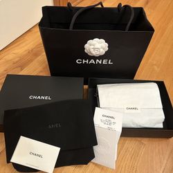 CHANEL CLASSIC Wallet On Chain