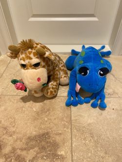 Giraffe and frog