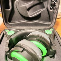 Brookstone Car Ear Headphones 