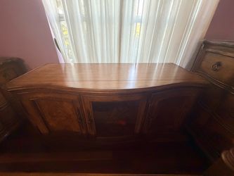 Thomasville Hills of Tuscany console/sideboard/entertainment cabinet