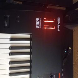 Used Roland Fantom 08