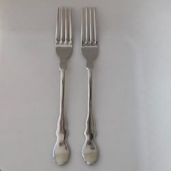 2pc Ikea Skuren Dinner Forks 8 in Stainless Plain Scalloped Edge