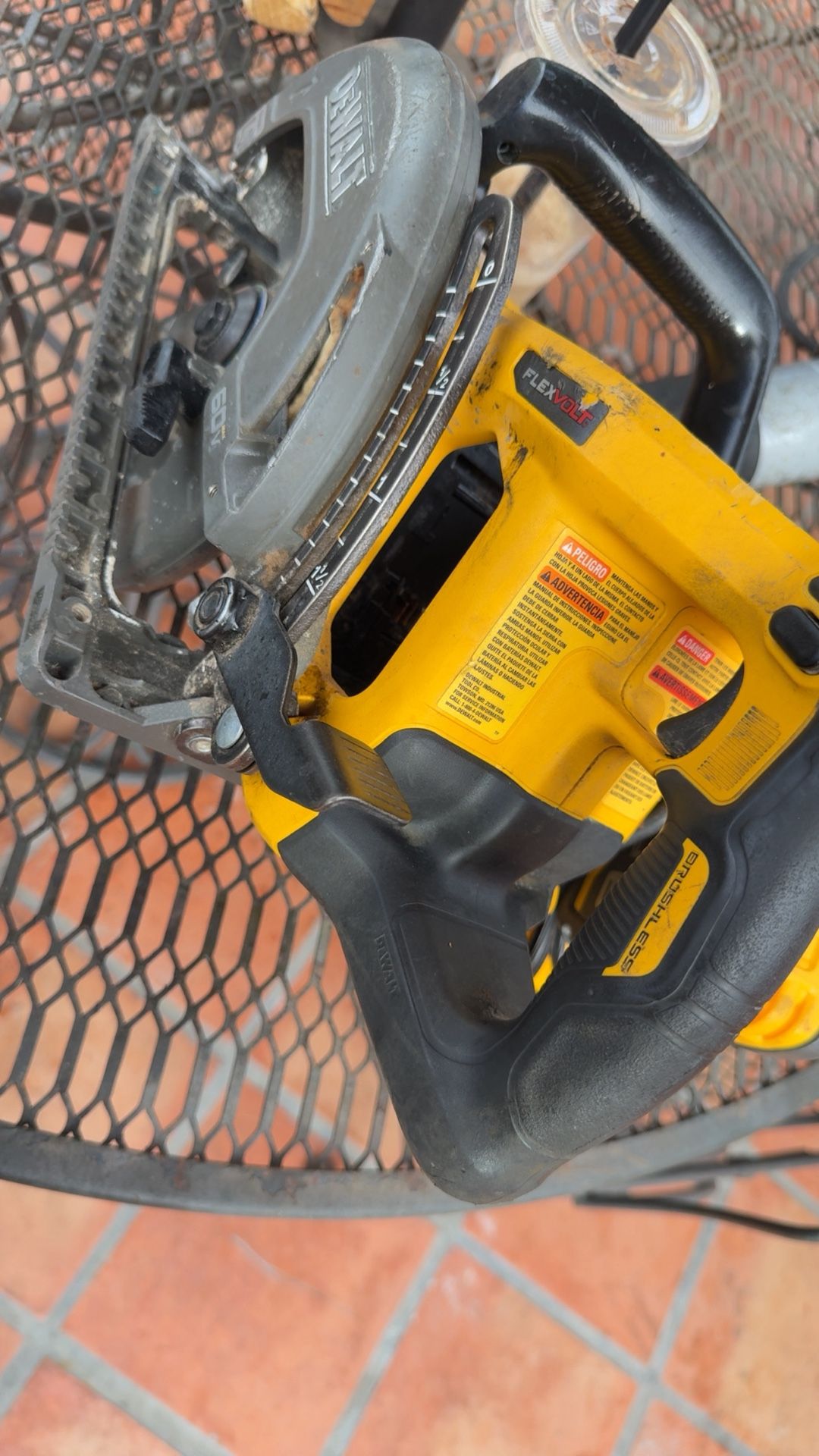 DeWalt SAW