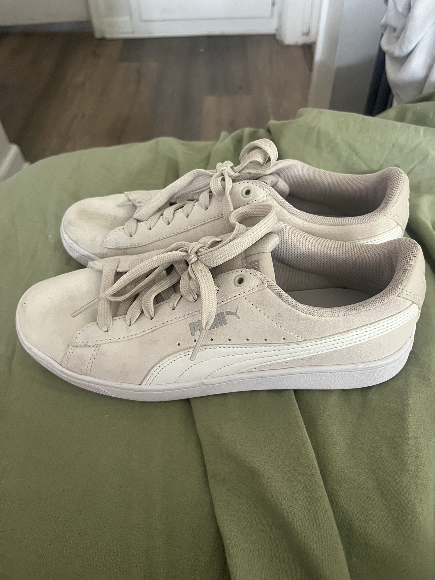 Puma Sneakers
