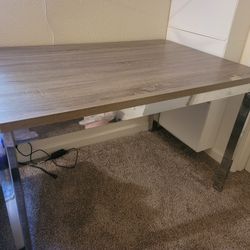 Dining table to four chairs 